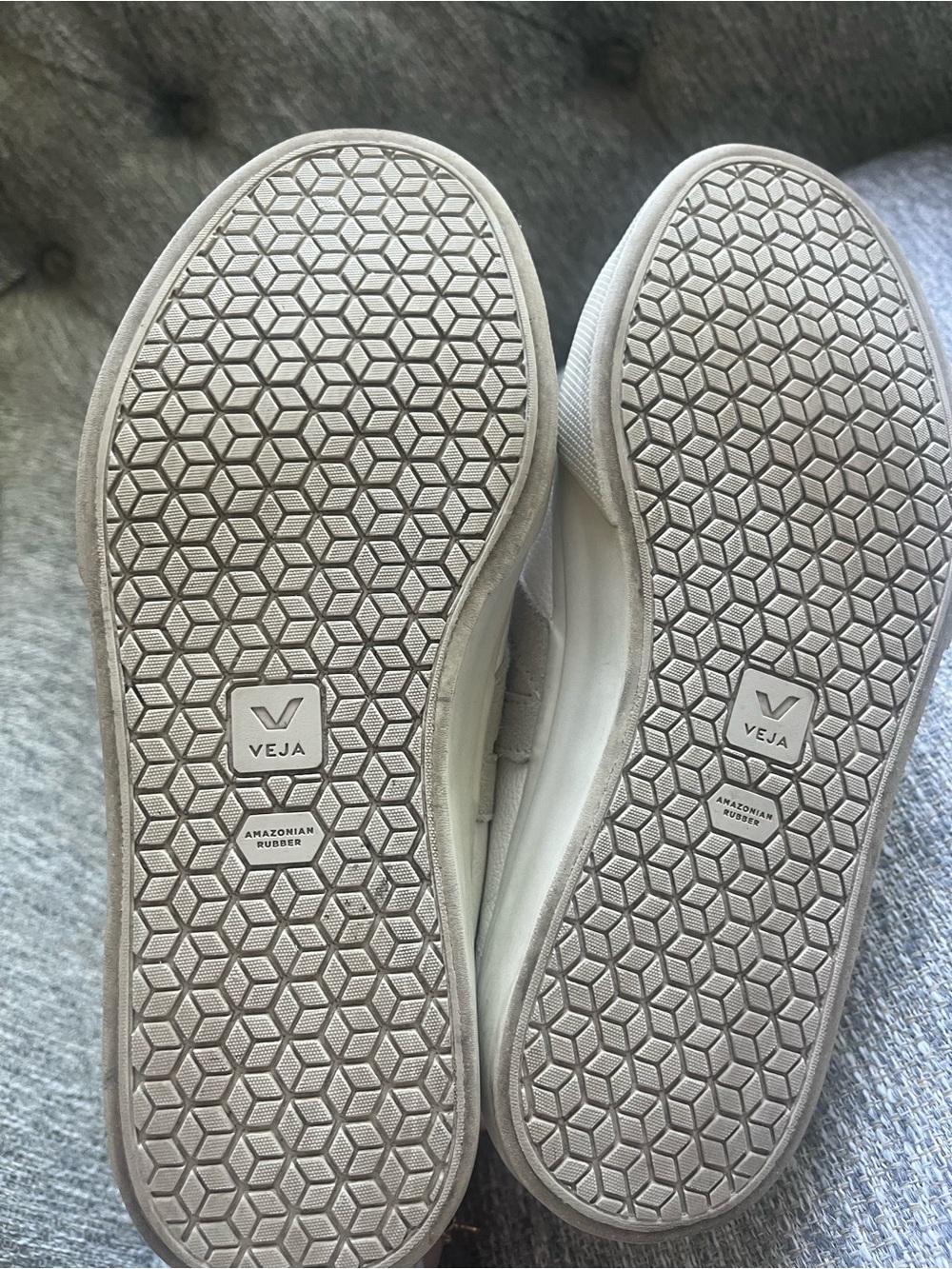 Veja Women's White Low-Top Leather Sneakers - Picture 11 of 11